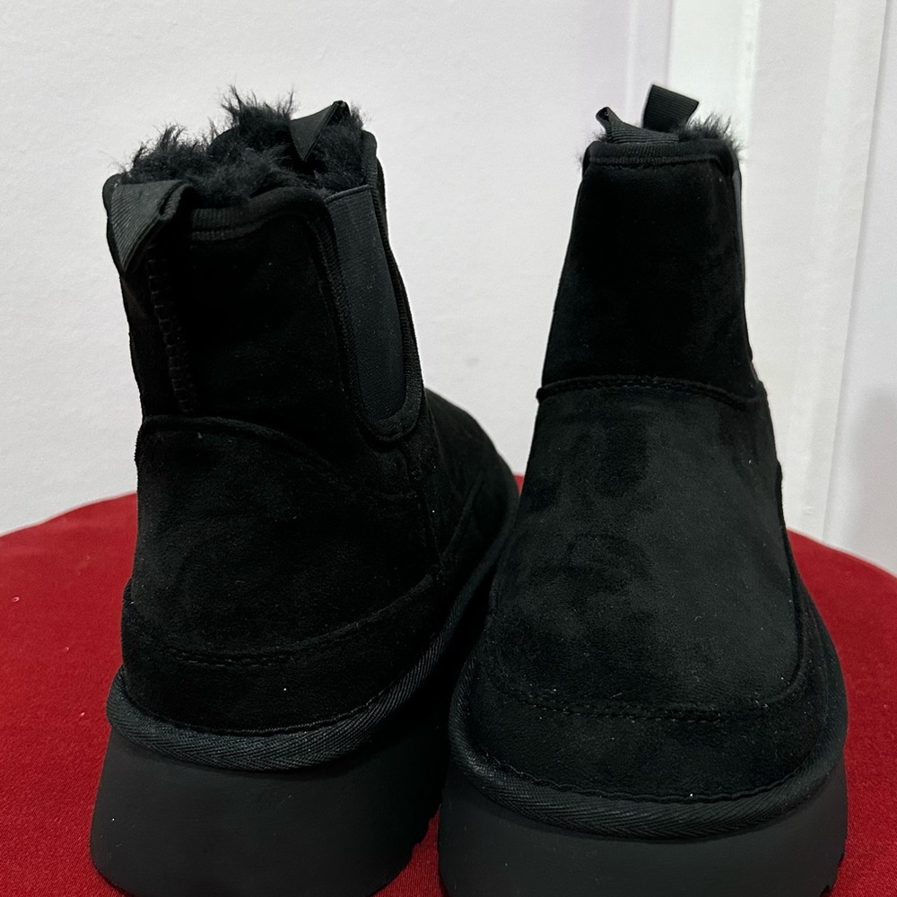 Black Ankle boot with fur ￼